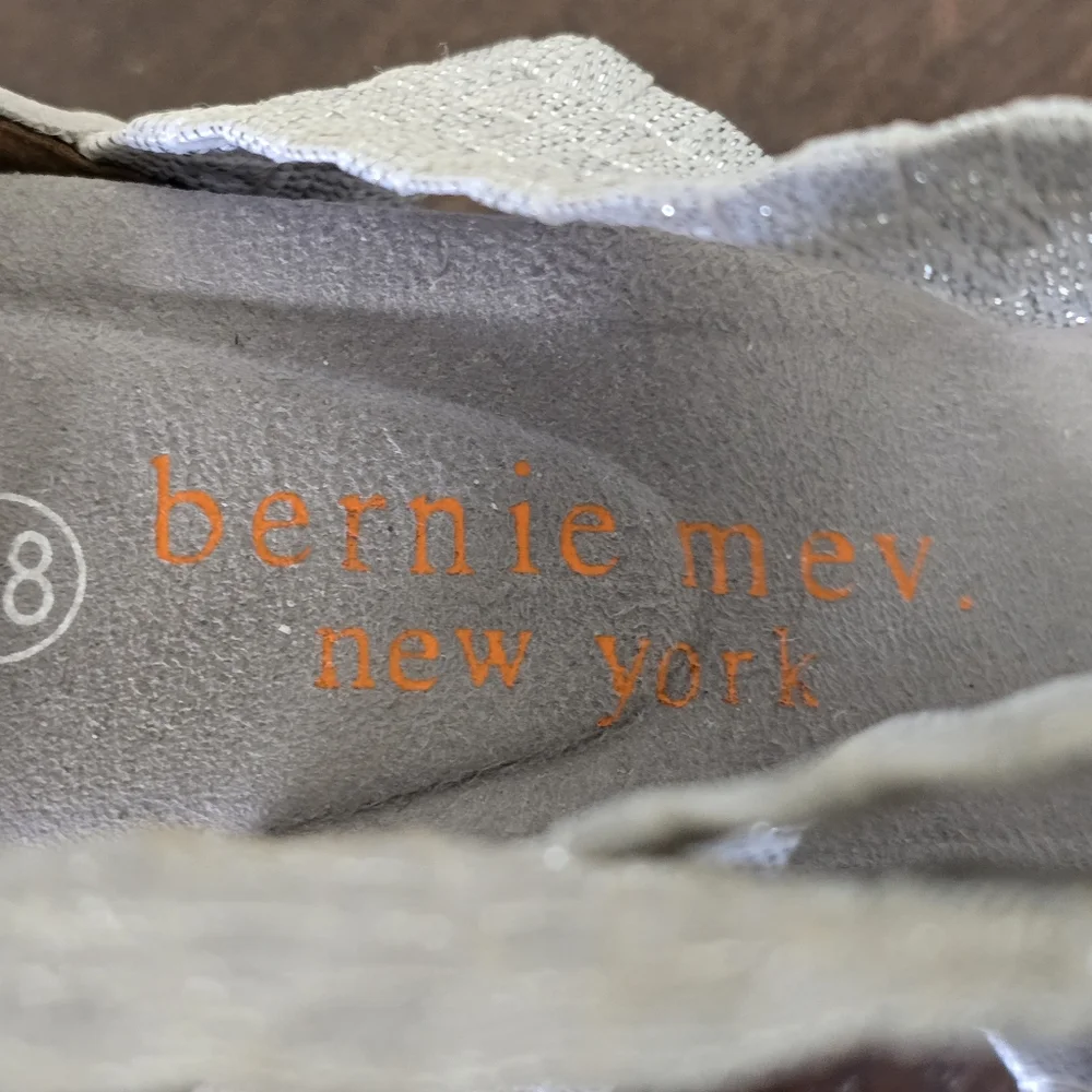 Bernie Mev. New York Honesty Sandals Women's Size 38 EUR/7.5 US
